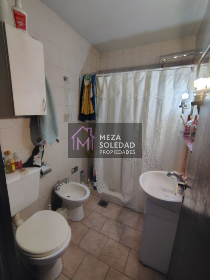 CASA CON DEPARTAMENTO 