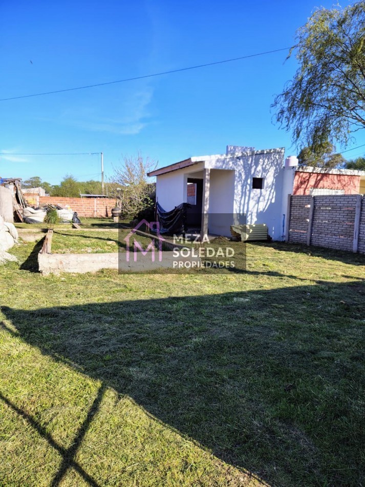 LOTE CON CIMIENTOS Y MONOAMBIENTE 