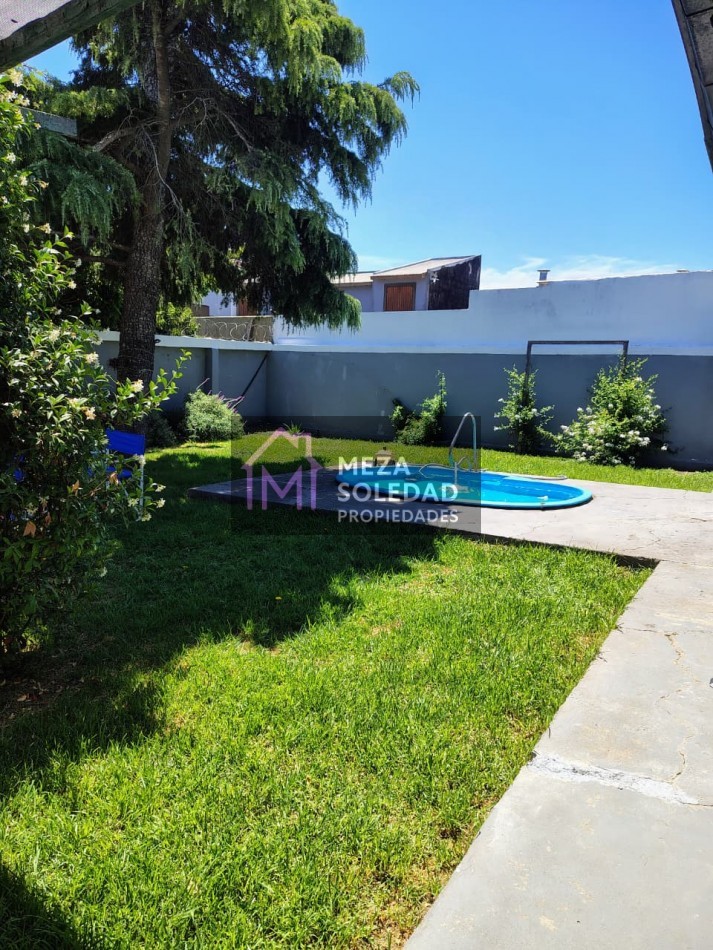 CASA CON DEPARTAMENTO 