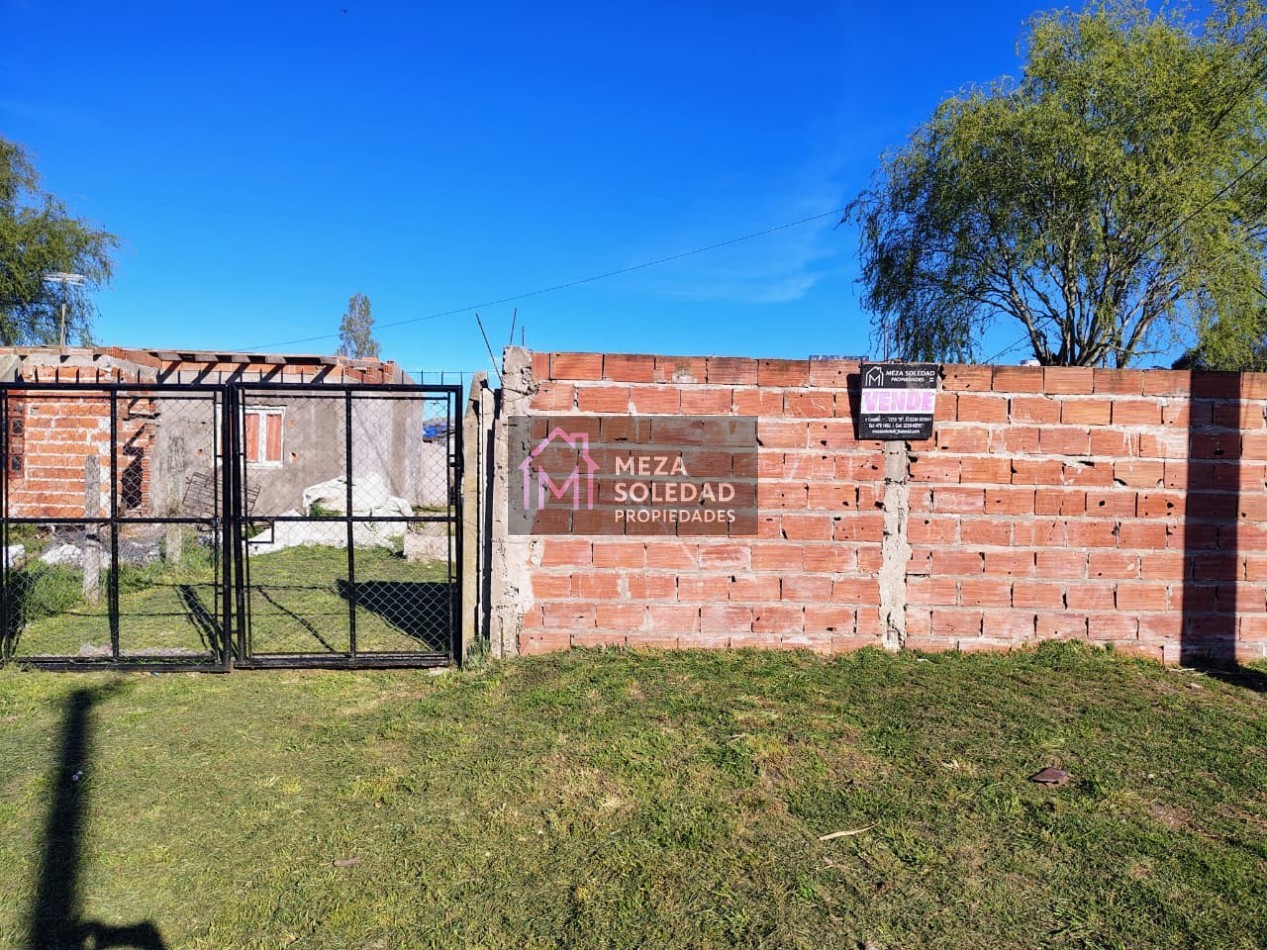 LOTE CON CIMIENTOS Y MONOAMBIENTE 